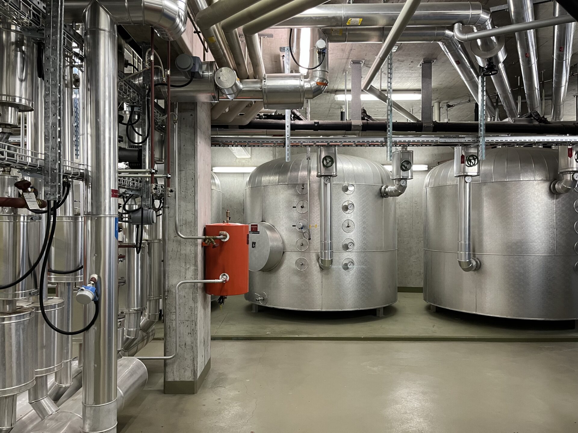 Raumansicht der Abwärmespeicherung und Abwärmeverteilung der ARA Neugut